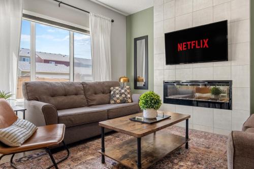 Northwest Calgary House | Luxury Living with BBQ, 2 Car Garage, Central AC, Free Banff Entry Pass