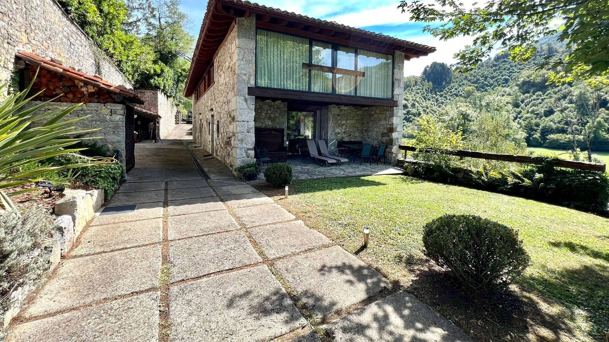 Campo de Caso Apartment | Luxury LL apartment,FreeWifi,fireplace y terrace