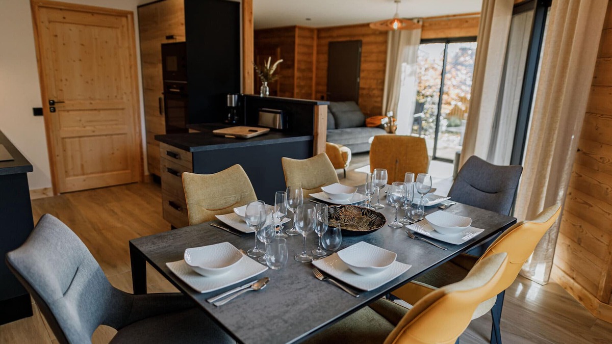 Le Chambon-sur-Lignon Cottage | Luxury Lodge Near Golf Course with Private Jacuzzi and Spa Access in Le Chambon-sur-Lignon