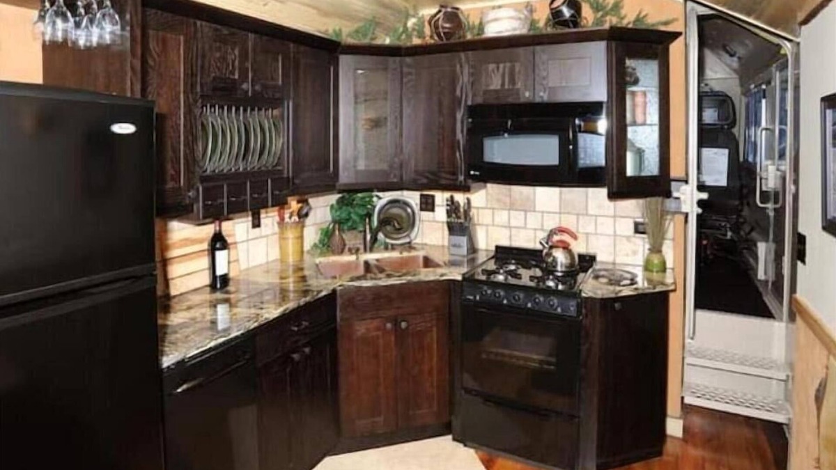 Essex House | Luxury Locomotive Lodge - GN 441