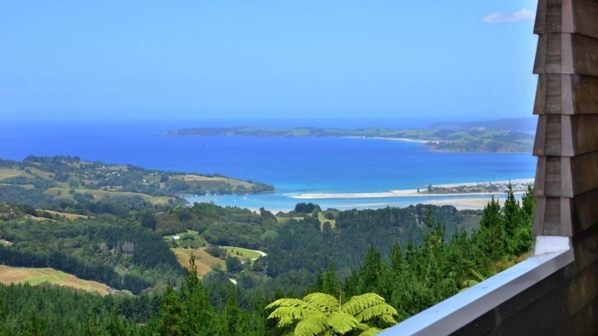 Whangateau Cabin | Luxury lodge accommodation with stunning views