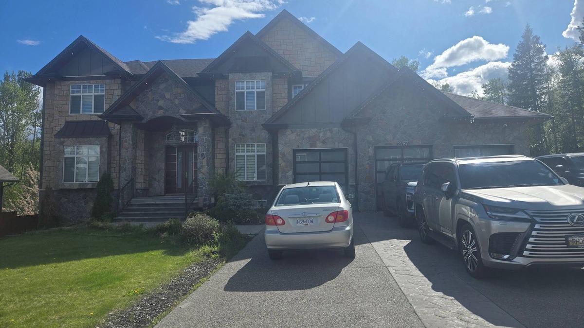 Prince George Apartment | Luxury Lodge Getaway. W/private entrance in the luxurious part of Prince George