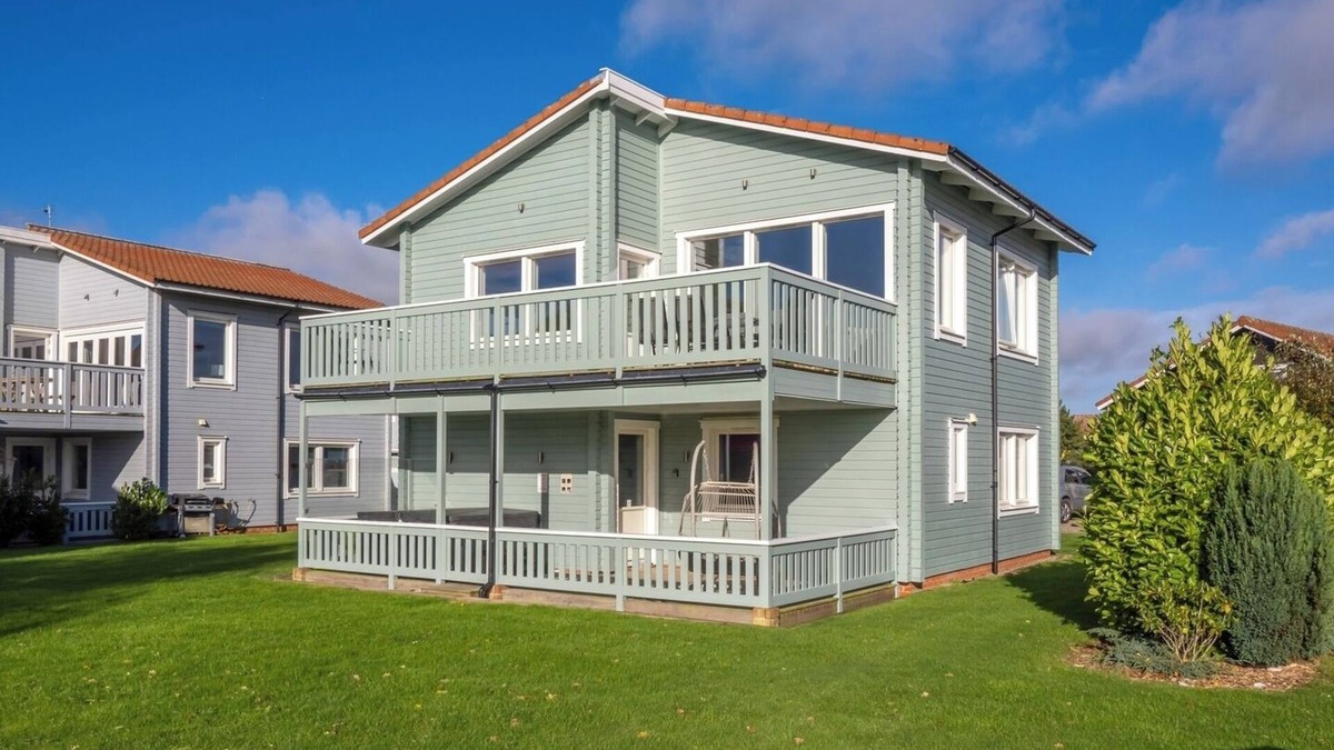 Hopton House | Luxury Lodge w/Hot Tub on 400-Acre Estate