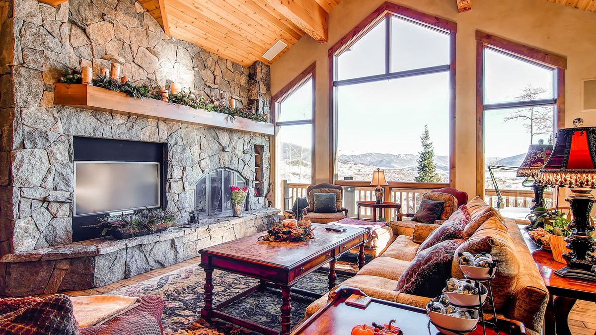 Three Peaks House | Luxury Lodge w/Hot Tub, Unimaginable Views; Room for 12 & Near Six Resorts!