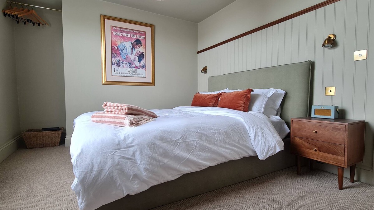 Margate Apartment | Luxury loft apartment in Trinity Square next to Margate Old Town, with sea views