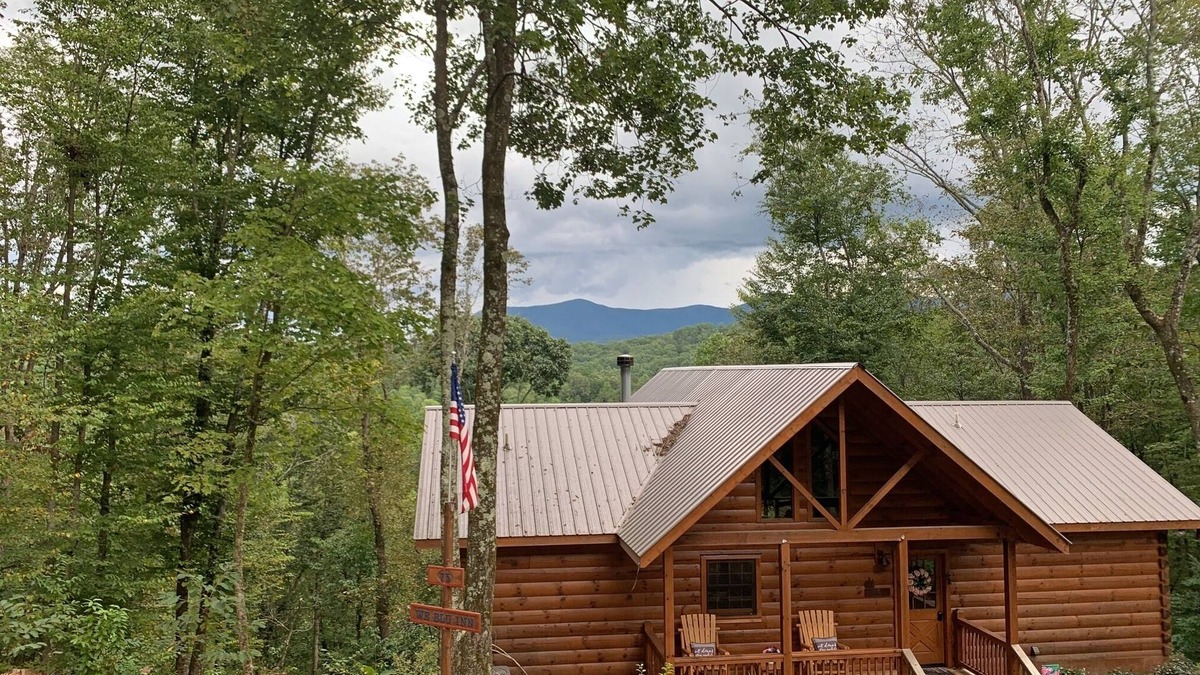 Ellijay Cabin | Luxury Log Cabin - Fine Cabin Living!