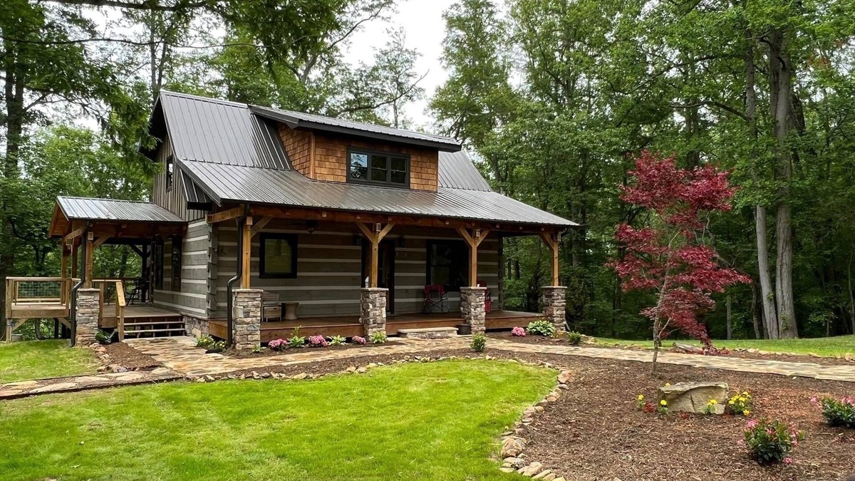 Boonville Cabin | Luxury Log Cabin Living