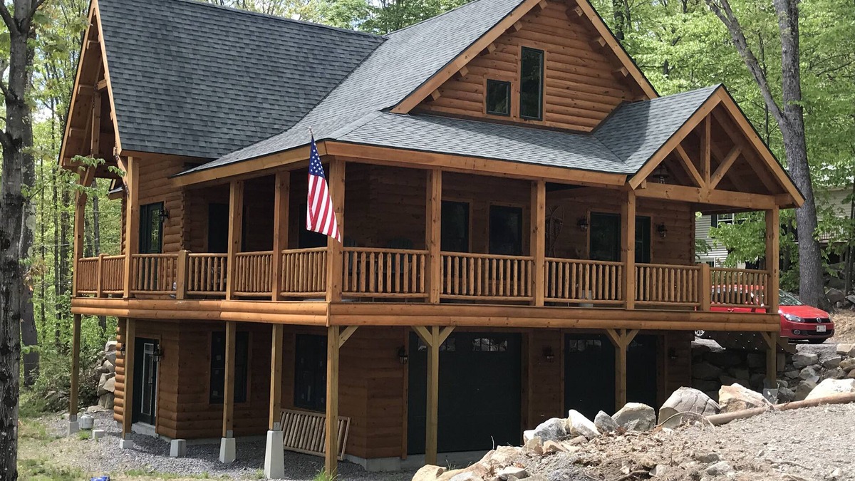 Meredith Cabin | Luxury Log home steps from private beach in Meredith on Lake Winnipesaukee.