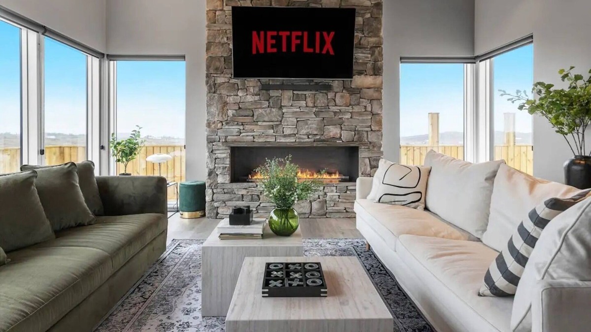 Selfoss Cabin | Luxury Log Home with a Hot Tub.