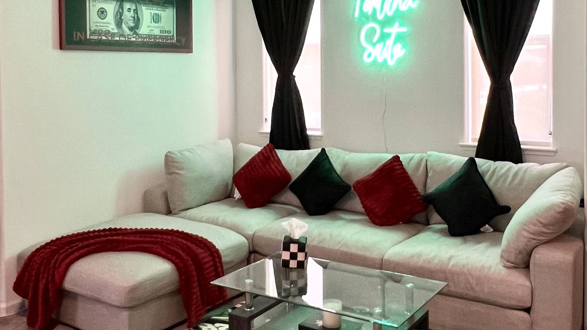 Elk Grove Apartment | Luxury-Lucky Fortuna Suite