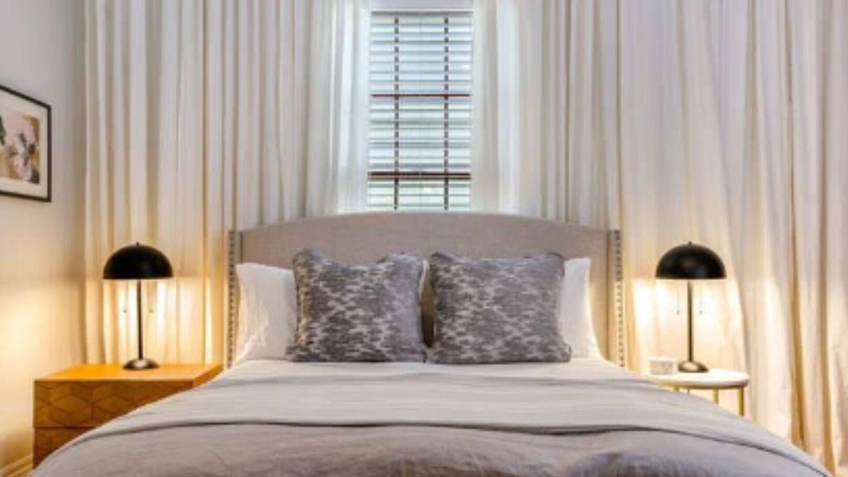 Lower Garden District House | Luxury Magazine St. Studio – Historic NOLA (New Orleans)