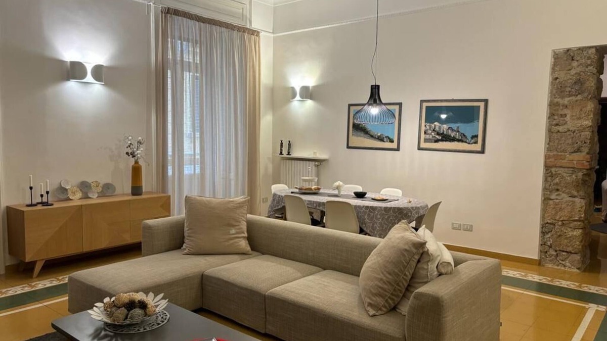 Historical Downtown Salerno House | Luxury Manfredi Apartment Salerno