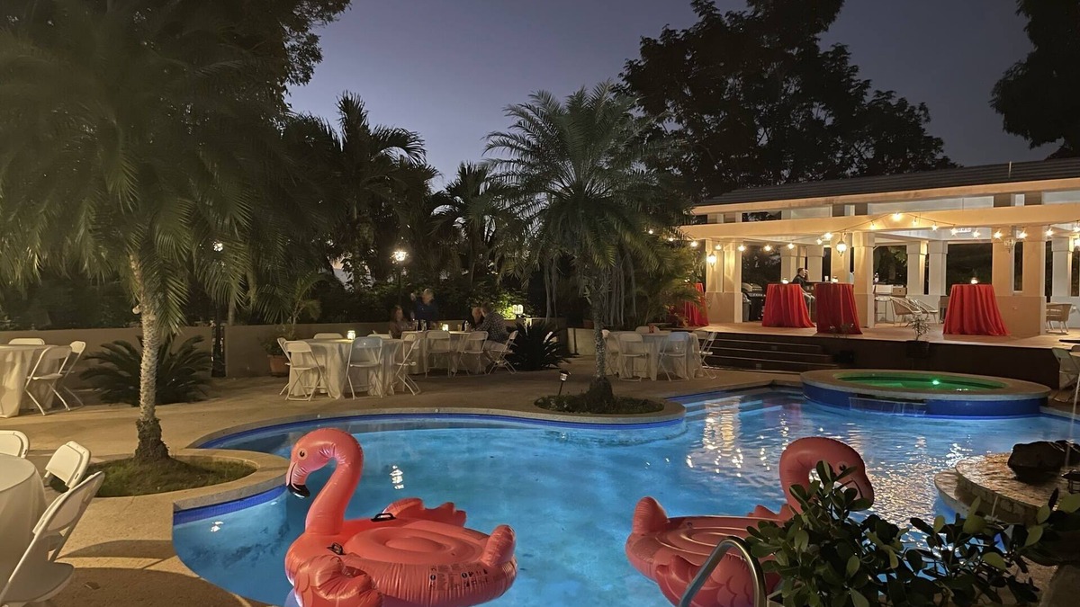 Santa Cruz Villa | LUXURY MANSION METRO AREA