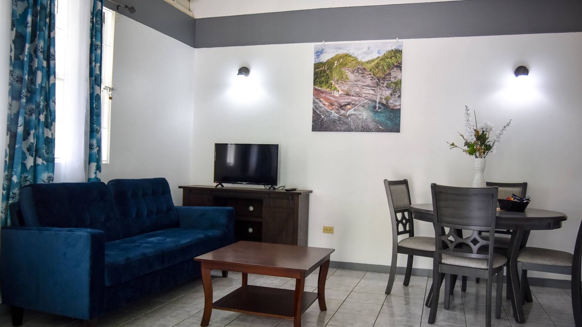 Saint George Parish House | Luxury Master Suite Apartment in City of Roseau
