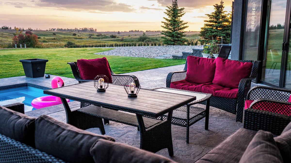 White City House | "Luxury Meets Nature: Trendy 2-Bedroom Studio in Scenic Oasis
