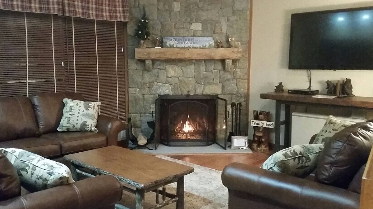 Central Vermont- Killington Condo | Luxury Meets Rustic: Trail Creek 2Bed/2Bath+Loft - Sleeps 6 (On Ski Home Trail)