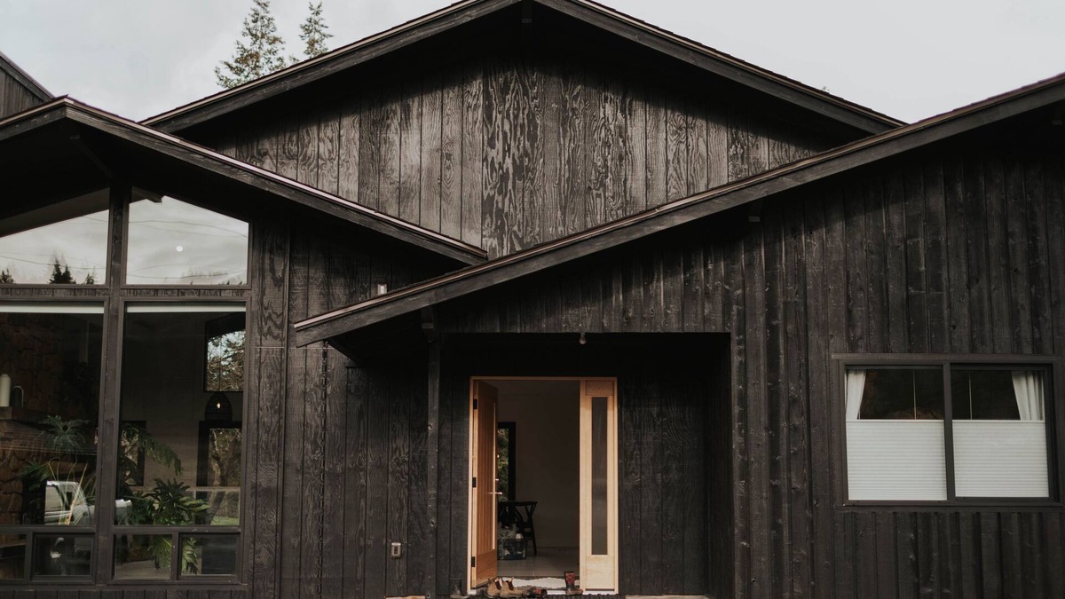 Bellingham Cabin | Luxury Mid-Century Scandinavian Home w/HOT TUB