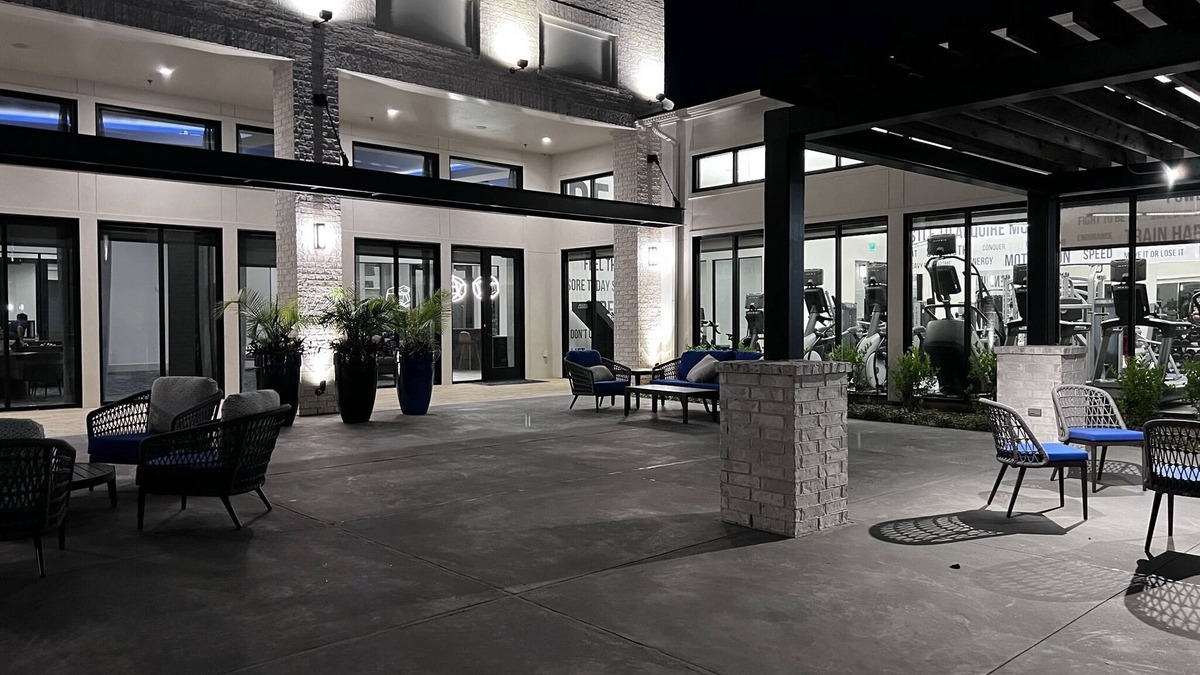 Northeast Houston Apartment | Luxury Mid-rise Apartments with Clubhouse