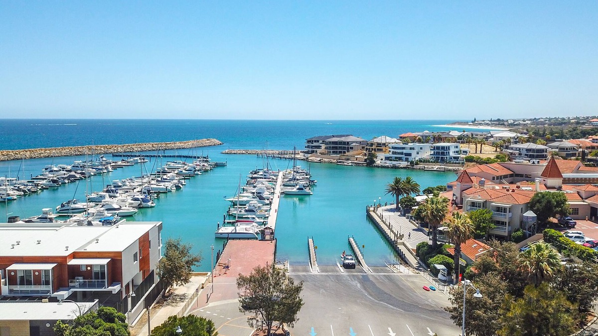 Mindarie Apartment | Luxury Mindarie Waterfront Apartment