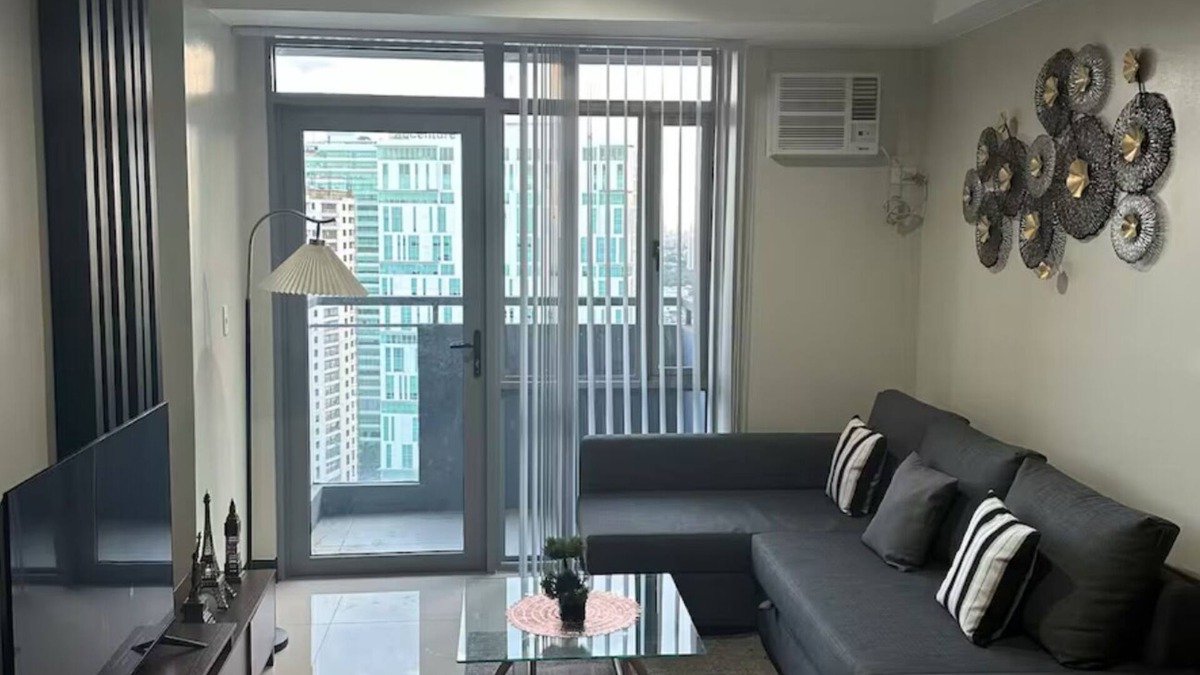Cubao Apartment | Luxury minimalist in the heart of Cubao