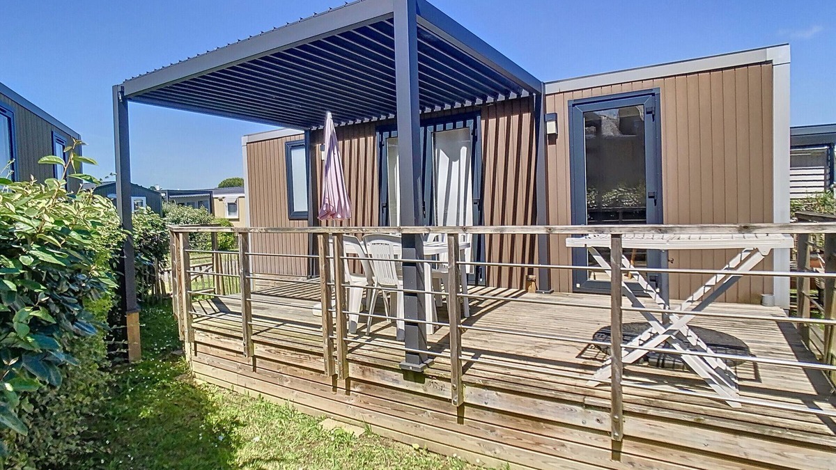 Jullouville-les-Pins House | Luxury Mobile Home for 4, 200m from Beach, Pool, Fitness, Market Nearby
