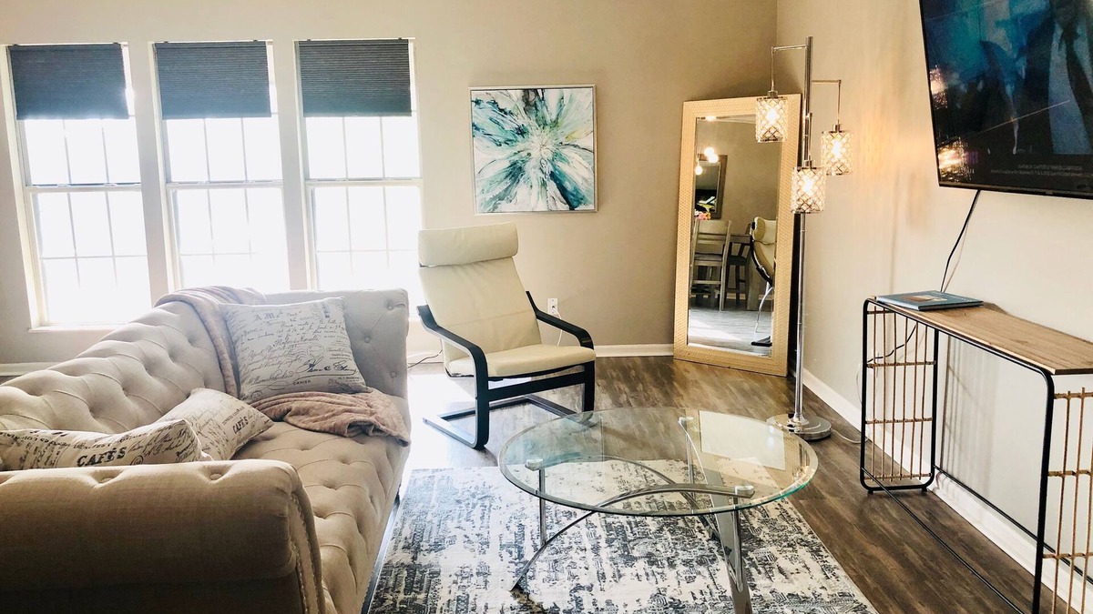 Dublin Condo | Luxury Modern 1 Bed/1 Bath Condo