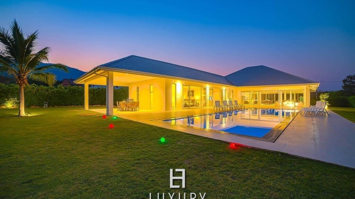 Sam Phraya Villa | Luxury Modern 4 Bedroom Pool Villa (PH111)
