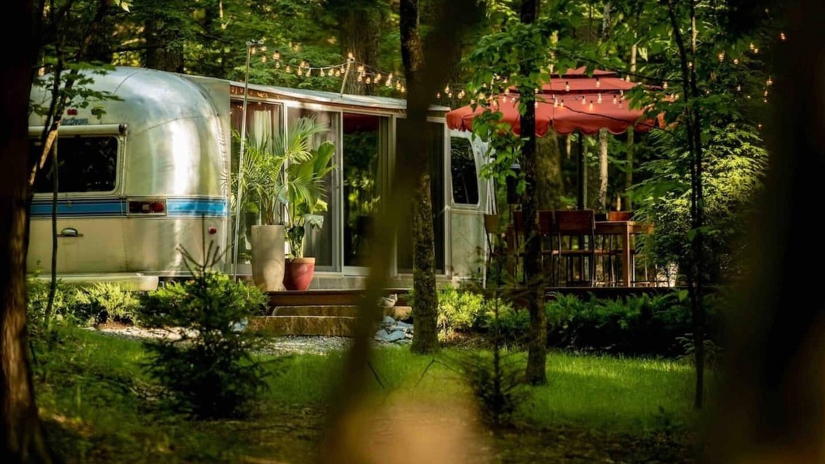 Newtonville Cabin | Luxury, modern AIRSTREAM at June Farms!