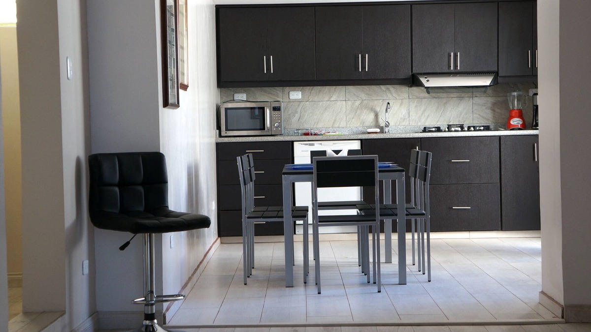 Naciones Unidas Boulevard Apartment | Luxury modern apartment near Quicentro