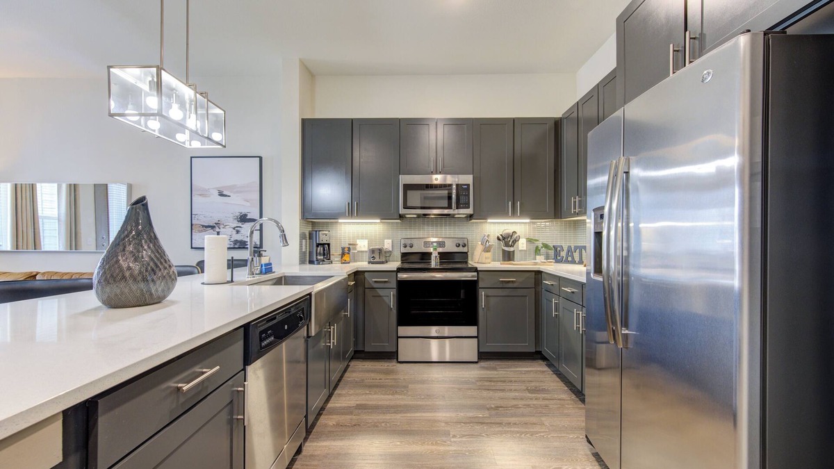 Conroe Apartment | Luxury Modern Art1-Bedroom Apt. Near Eateries, Theatre, and Patio Pool View.