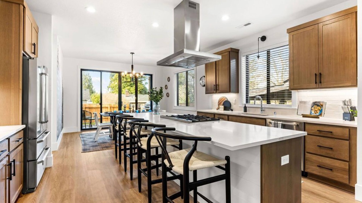 Vancouver House | Luxury Modern Farmhouse near DT