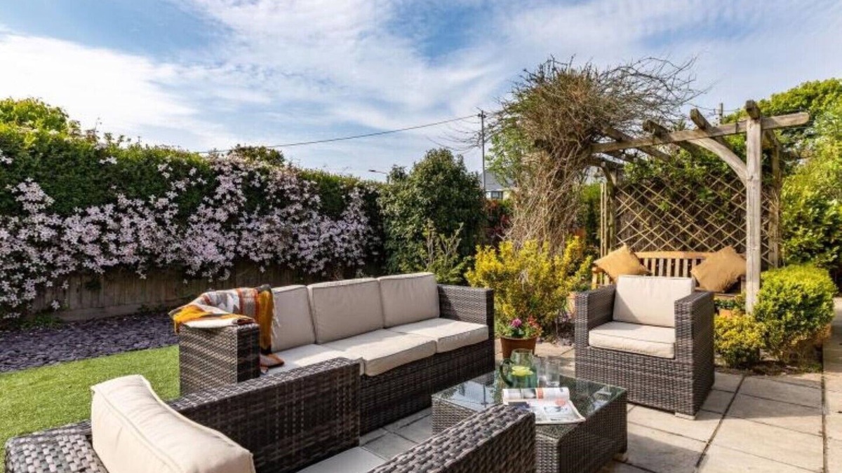Braunton House | Luxury modern house on the edge of the Village, close to Beach and Golf-course.