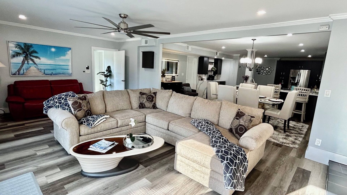 Forest Lake House | Luxury Modern Midtown Home - Tuscaloosa. Certain discounts apply!