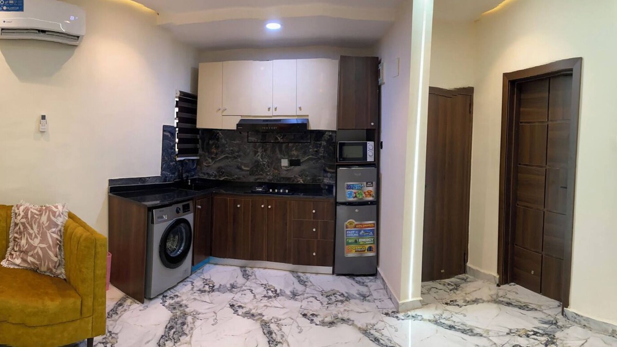 Mushin Apartment | Luxury & Modern Self Check-In Apts near Airport M01a