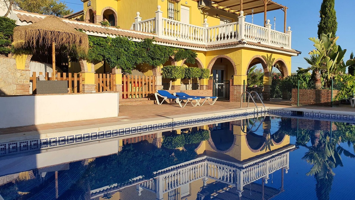 Comares Villa | Luxury Modern Spanish villa. Large 10x5M pool/BAR/XXL BBQ kitchen. Great deals!