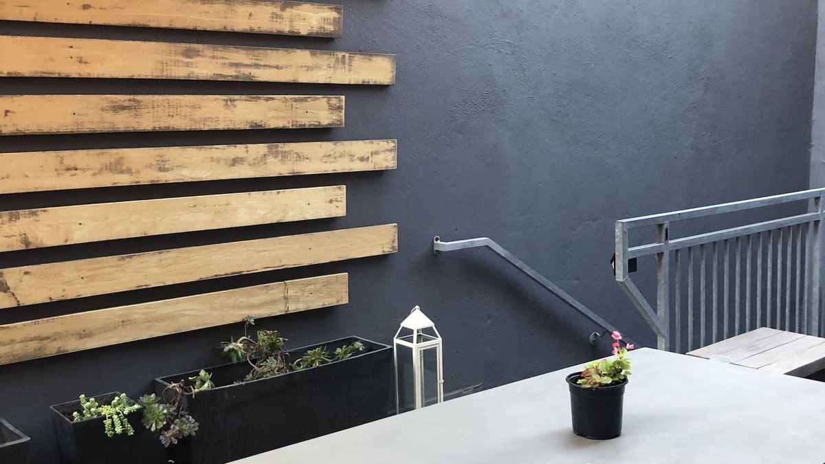 Eureka Valley House | Luxury Modern Unit on Market St - w/Private Patio - Hot tub, Fire Pit, Lounge +