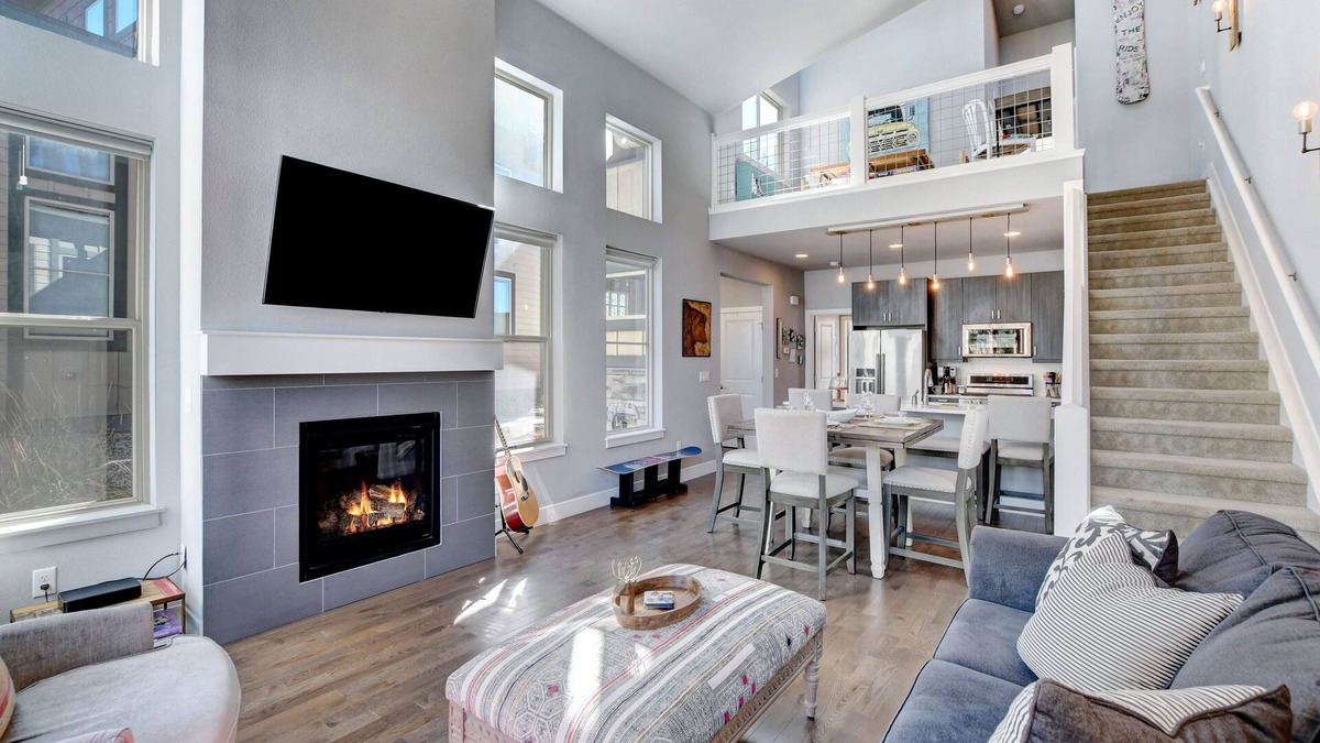 Rendezvous House | Luxury Mountain Cabin 40 I Great Views I Best Price I Discounted Attractions