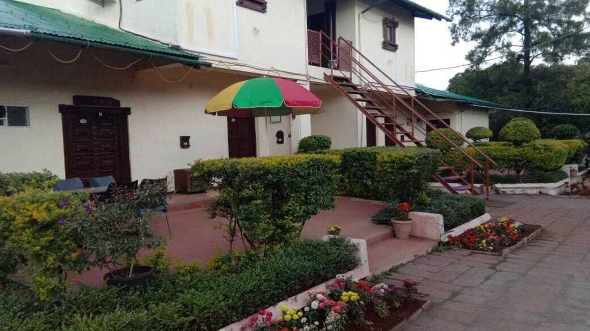 Mahabaleshwar House | Luxury Mountain View rooms with balcony