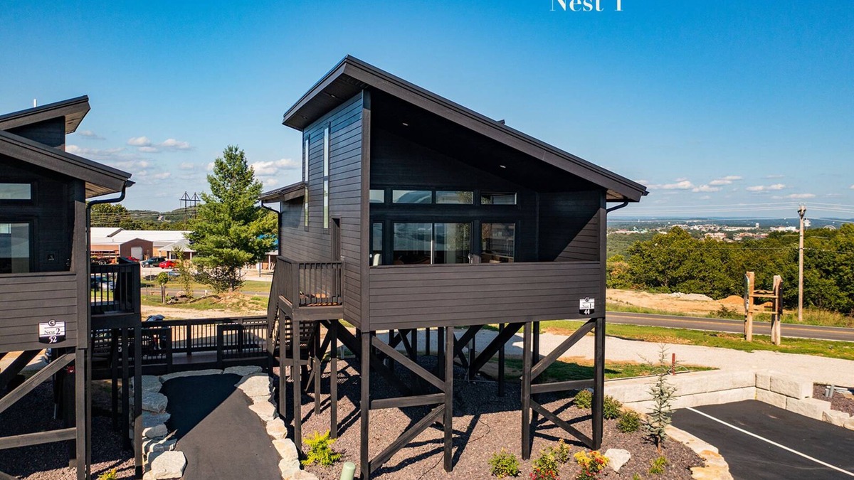 Branson Cabin | Luxury Nest Overlooking Table Rock Lake
