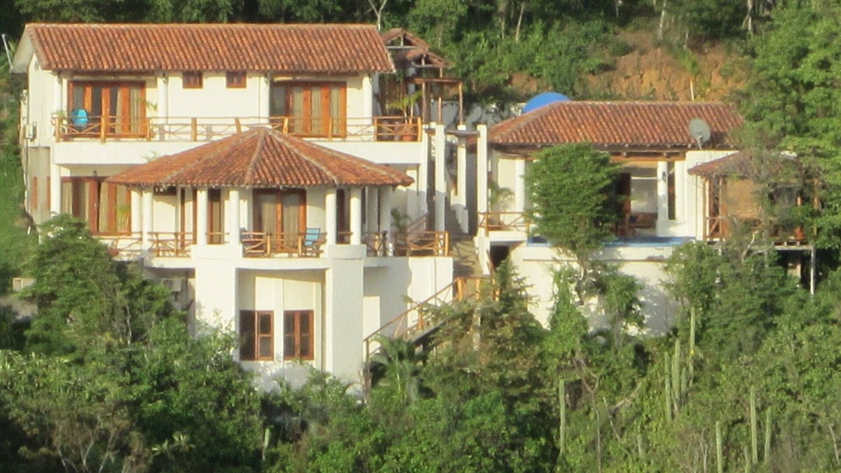 Playa La Redonda Villa | Luxury Oceanfront 3 building compound in community near Aqua