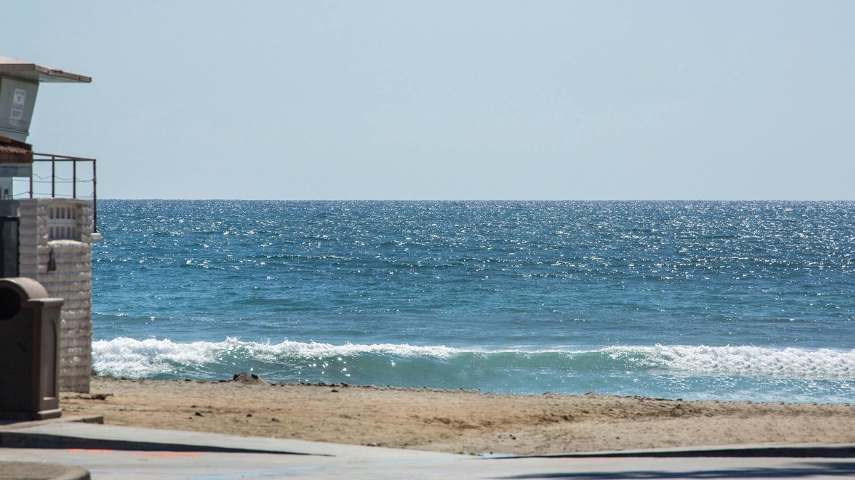 Townsite Condo | Luxury North Coast Village Extensively Remodeled & just steps to the sand.