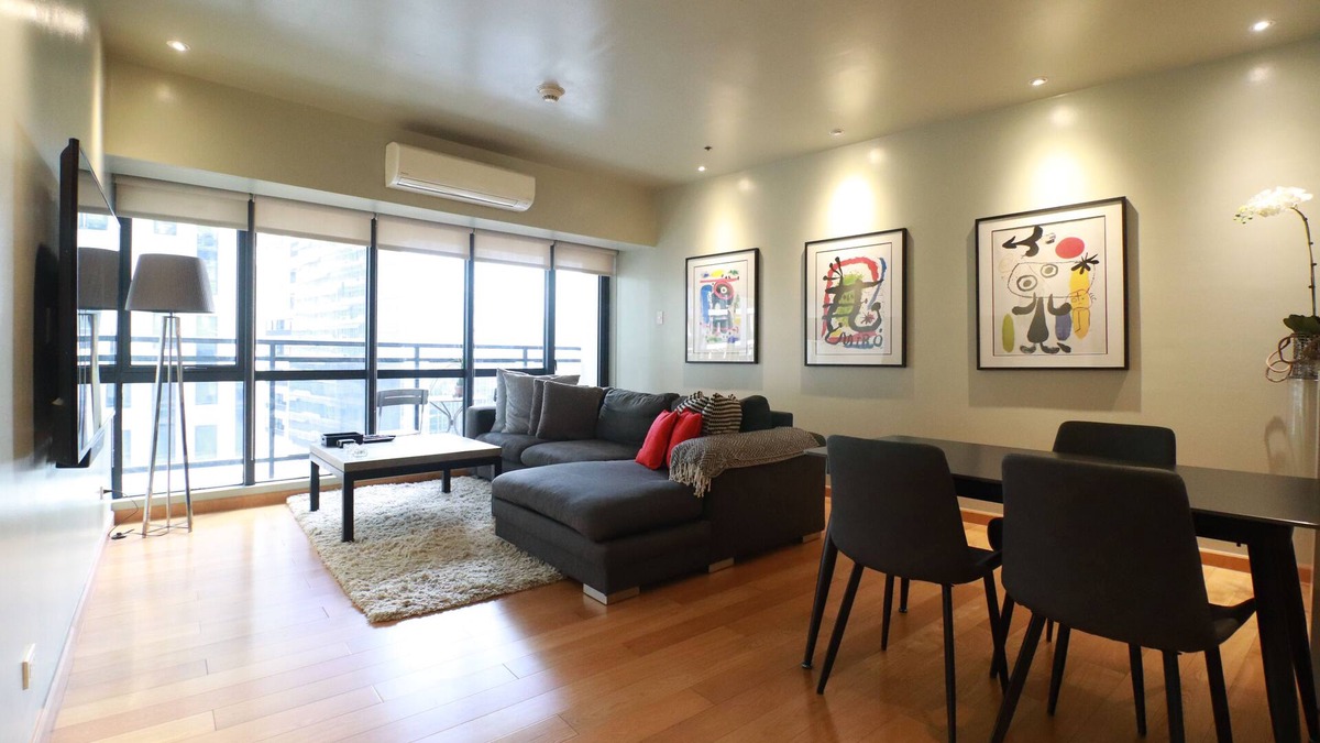 Downtown Apartment | Luxury Oasis in Century City/Makati