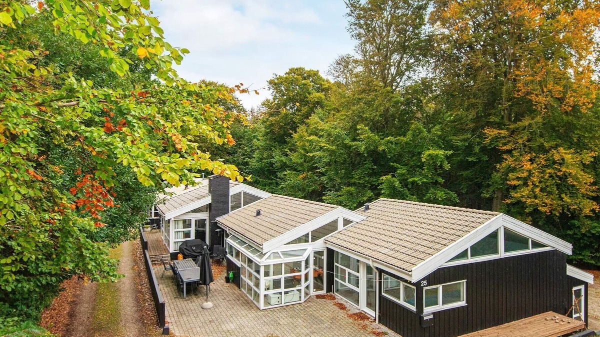 Fjellerup Strand House | Luxury Oasis near Grena Strand-By Traum