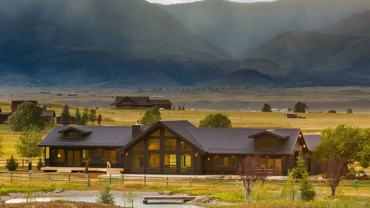 Livingston House | Luxury Oasis Near Yellowstone, Spacious 4-Bedroom Home, pond, Guest House