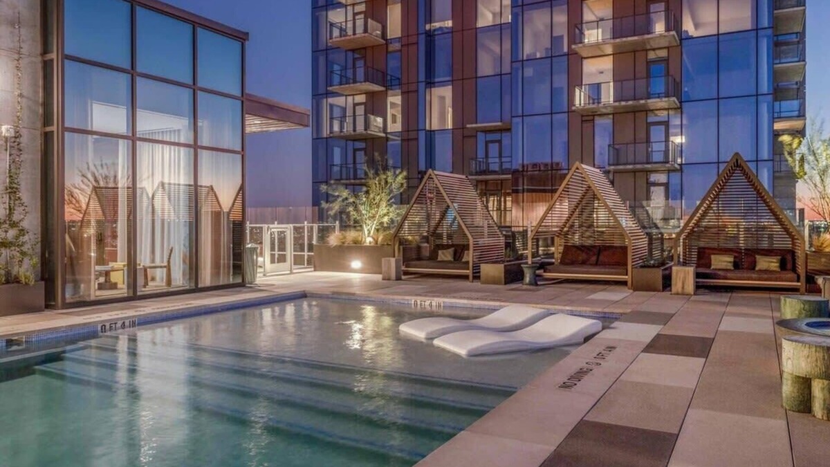 Rainey Street Historic District Apartment | Luxury Oasis on Rainy Street