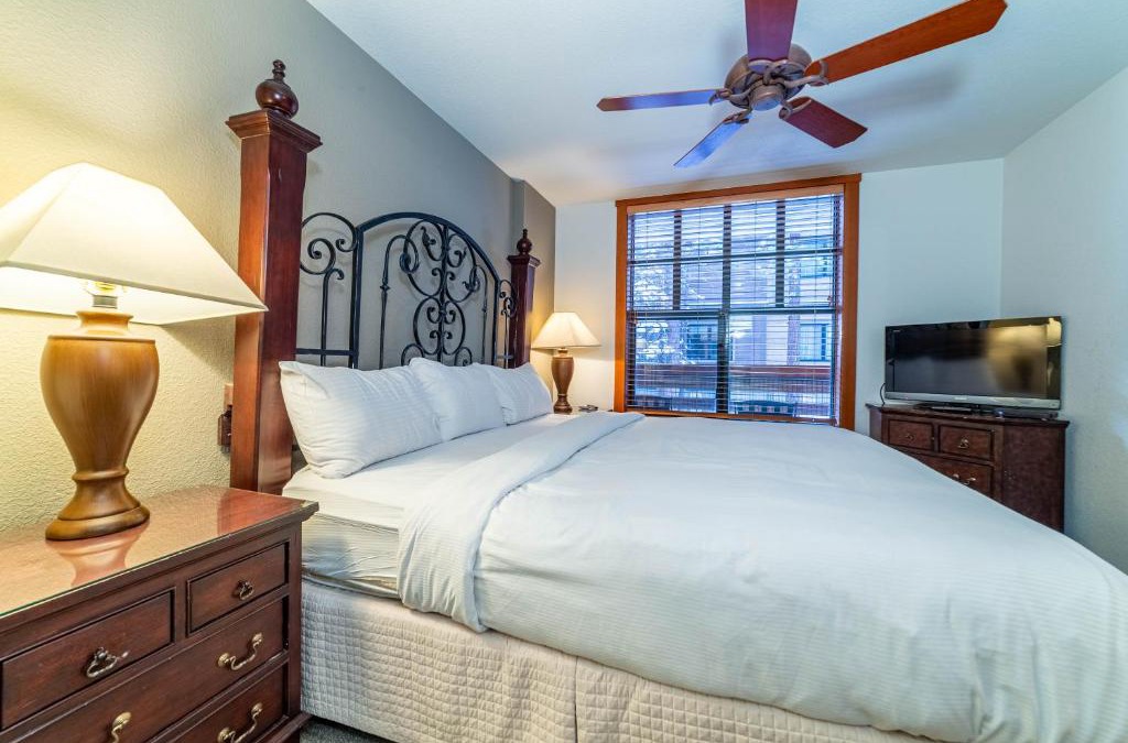 Mammoth Lakes House | Luxury Oasis Village Ski-in Ski-out