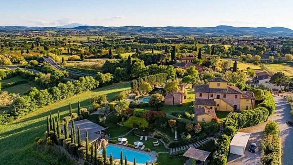 Santarello Villa | Luxury Oasis: Your Exclusive Private Villa Retreat in Tuscany