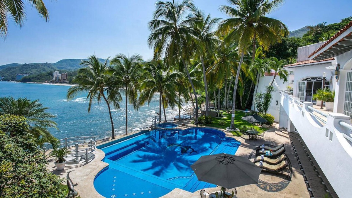 South Shore Hotel Area Villa | Luxury Ocean Front 6 Bedroom Villa w/Private Pool & Sand Beach, Full Staff!