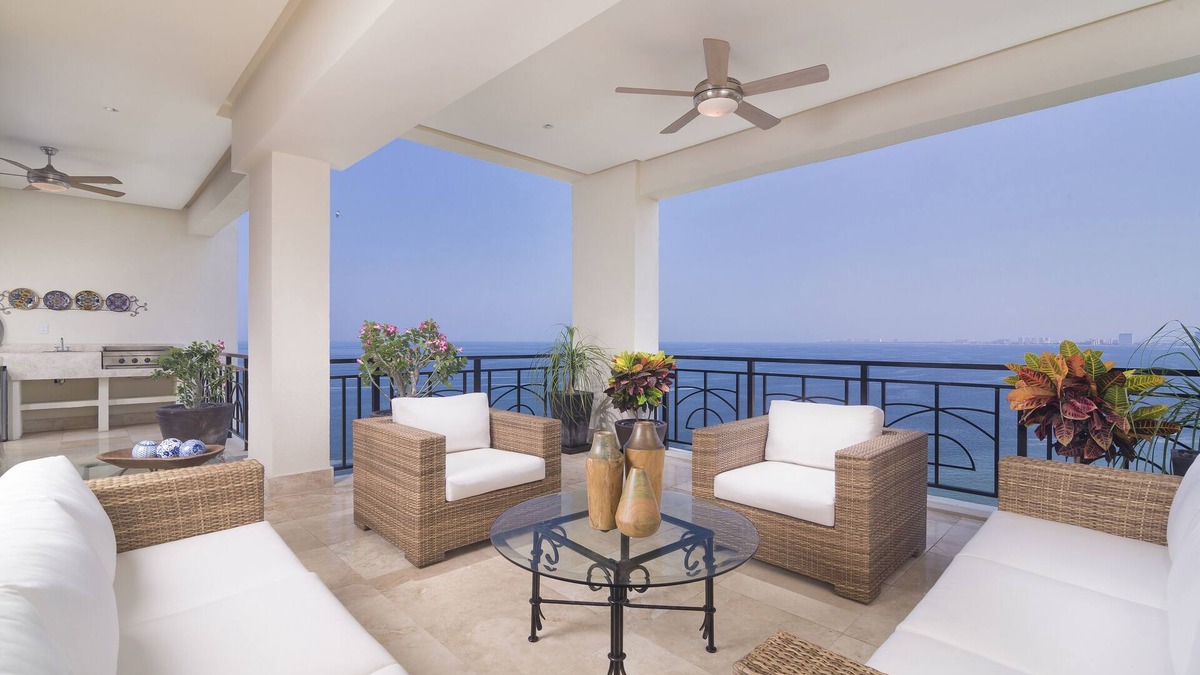 Emiliano Zapata Condo | LUXURY OCEAN FRONT CONDO MOLINO DE AGUA 10th FLOOR!