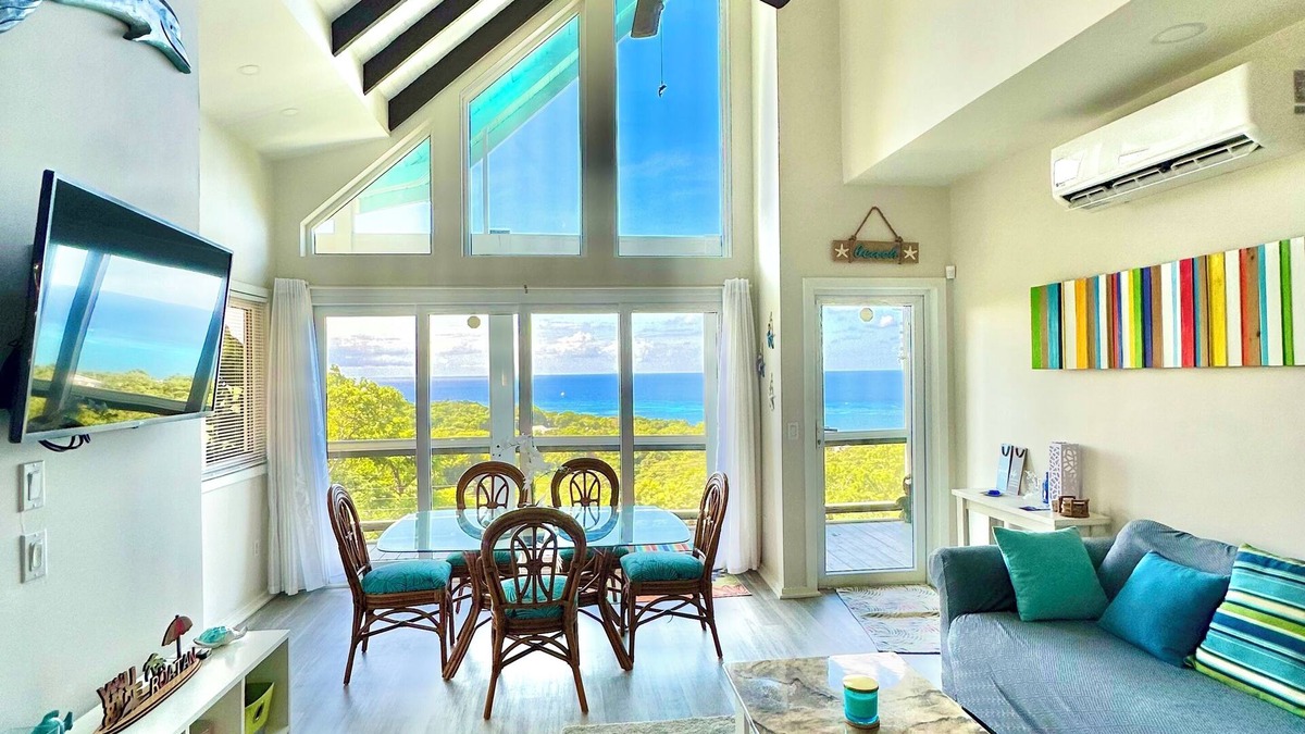 Roatan Villa | Luxury Ocean View Villa in West Bay Roatan. 3 Bedrooms with Pool & Beach Access